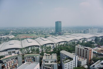 homey living and comfy studio apartment at b residence