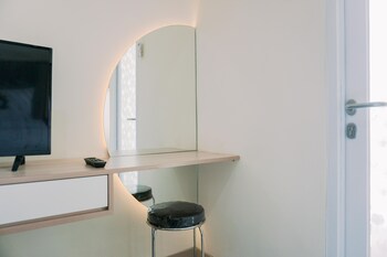 homey living and comfy studio apartment at b residence