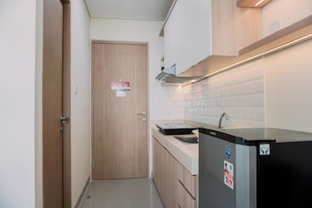 homey living and comfy studio apartment at b residence