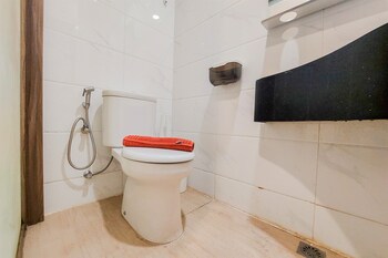 comfy designed and modern studio at sky house bsd apartment