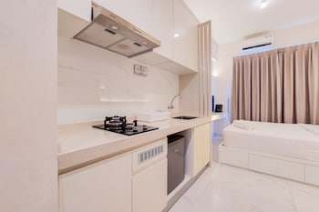 comfy designed and modern studio at sky house bsd apartment