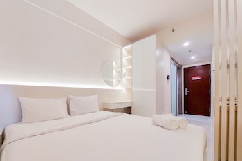 comfy designed and modern studio at sky house bsd apartment