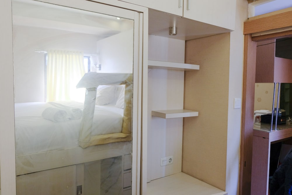 strategic 2br gateway ahmad yani cicadas apartment