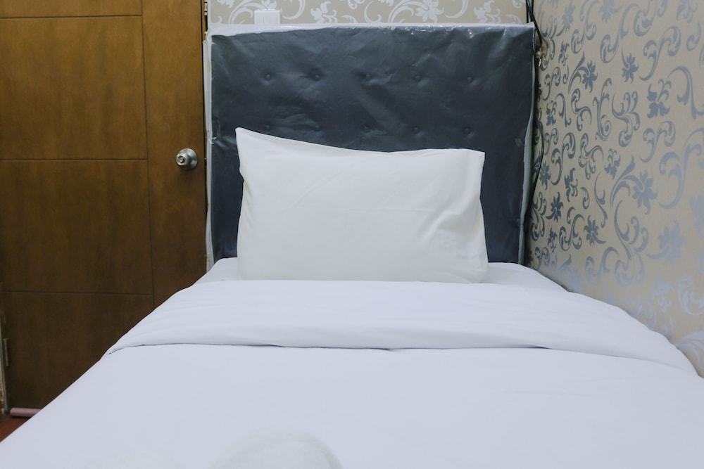 strategic 2br gateway ahmad yani cicadas apartment