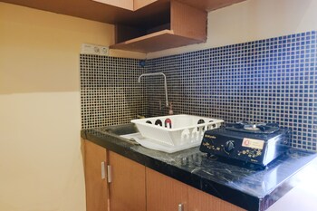 strategic 2br gateway ahmad yani cicadas apartment