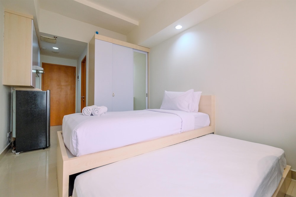 simply look studio at evenciio margonda apartment