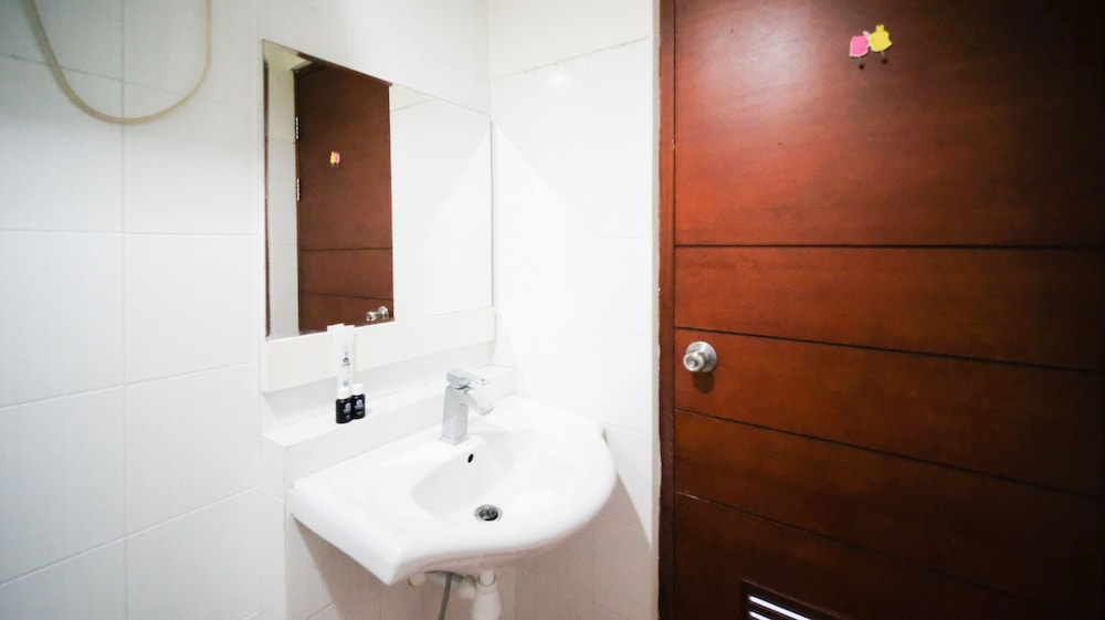 strategic studio apartment at high point serviced