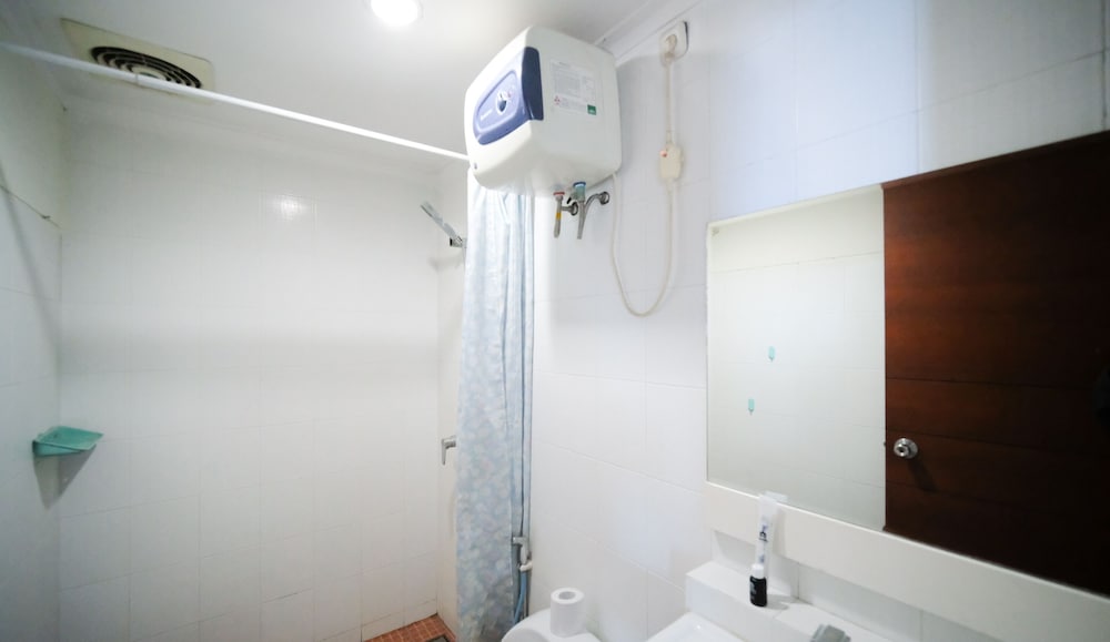 strategic studio apartment at high point serviced