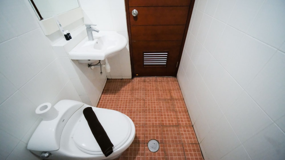 strategic studio apartment at high point serviced