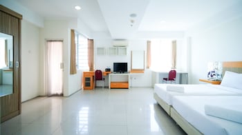 strategic studio apartment at high point serviced