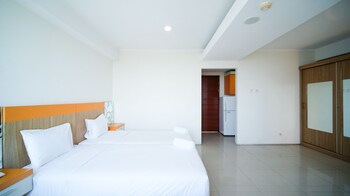 strategic studio apartment at high point serviced