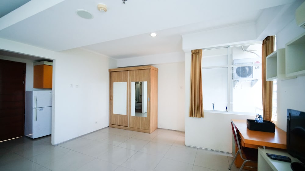 strategic studio apartment at high point serviced