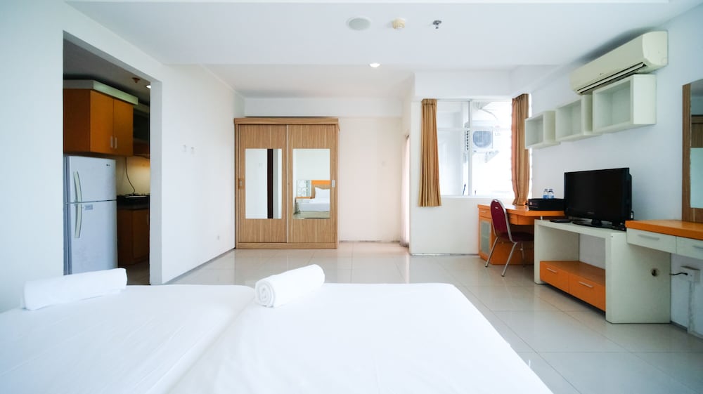 strategic studio apartment at high point serviced