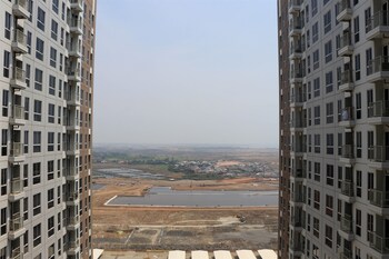 warm and simply look studio apartment at tokyo riverside pik 2