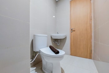 homey and comfort studio apartment at b residence