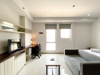 spacious and comfy studio room azalea suites apartment