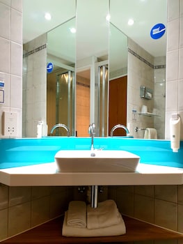 holiday inn express london stratford by ihg