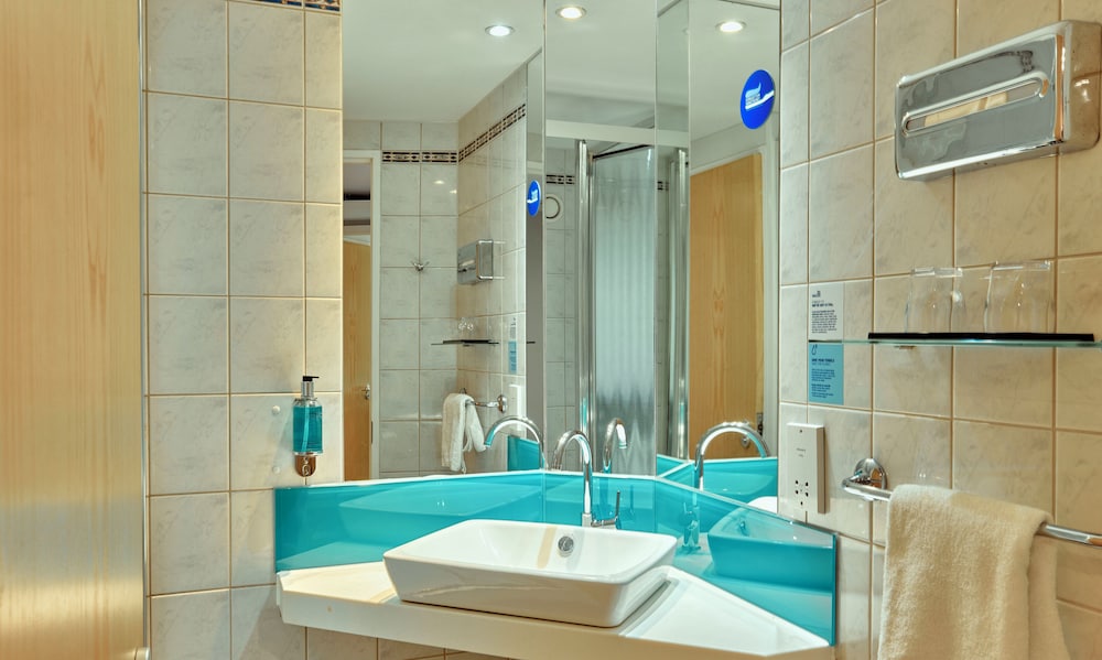 holiday inn express london stratford by ihg