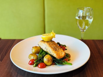 holiday inn express london stratford by ihg