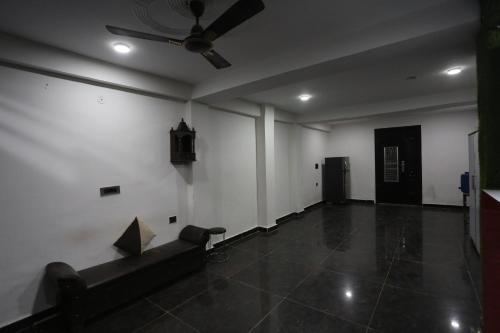 hotel twamev couple friendly laxmi nagar
