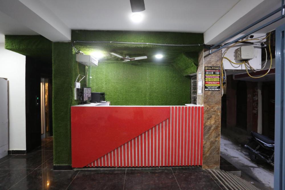 hotel twamev couple friendly laxmi nagar