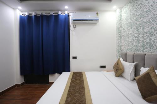 hotel twamev couple friendly laxmi nagar