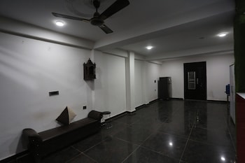 hotel twamev couple friendly laxmi nagar