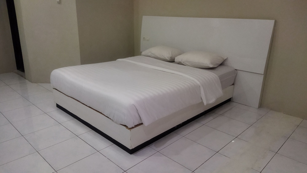 royal kencana powered by cocotel