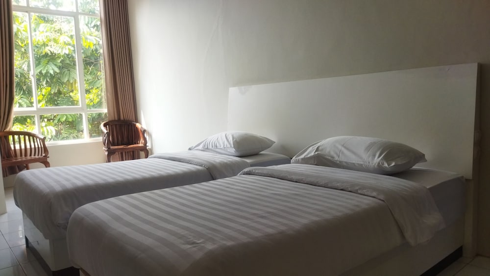 royal kencana powered by cocotel