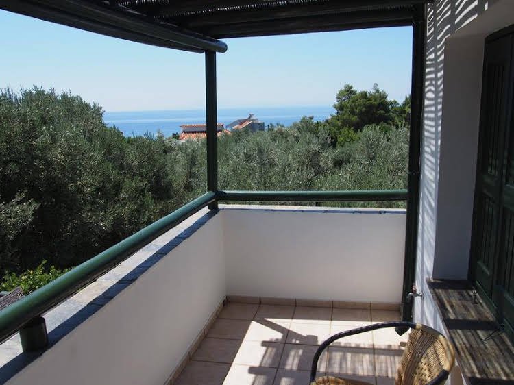 elia village by irida iris group