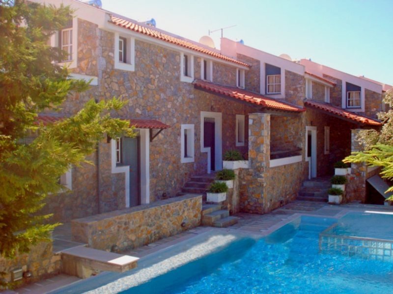 elia village by irida iris group