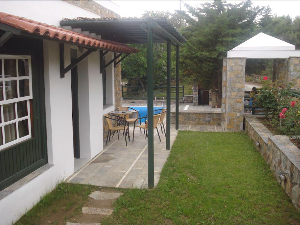 elia village by irida iris group