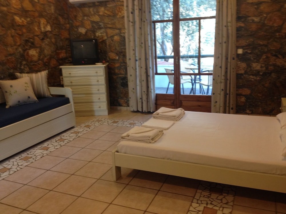 elia village by irida iris group