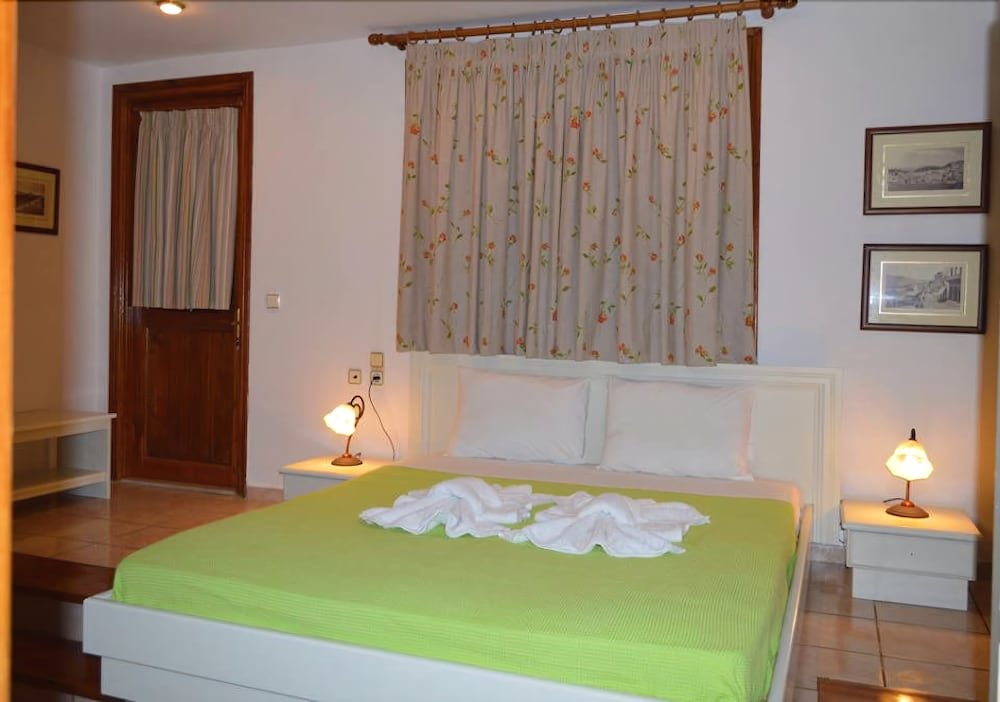 elia village by irida iris group