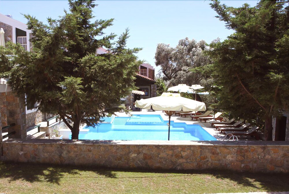 elia village by irida iris group