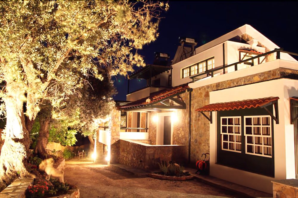elia village by irida iris group