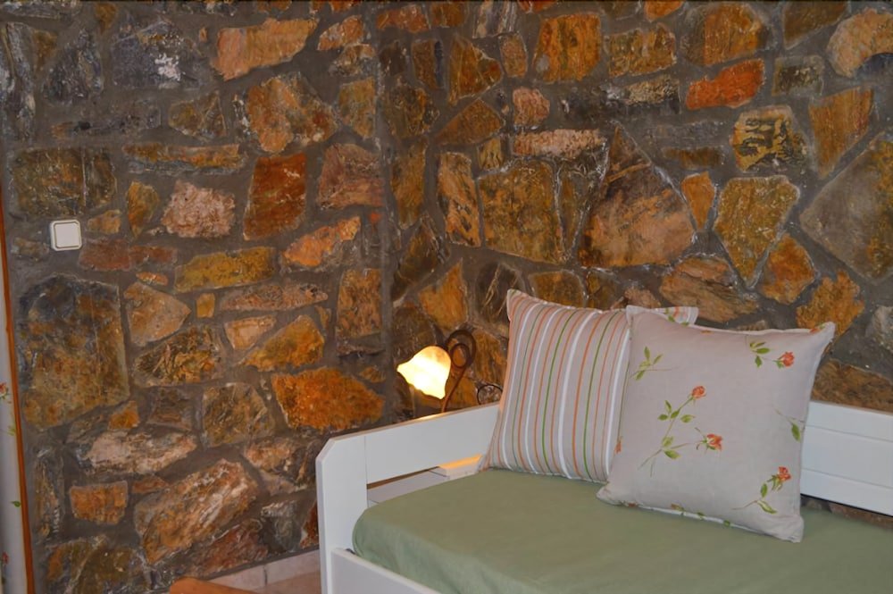 elia village by irida iris group