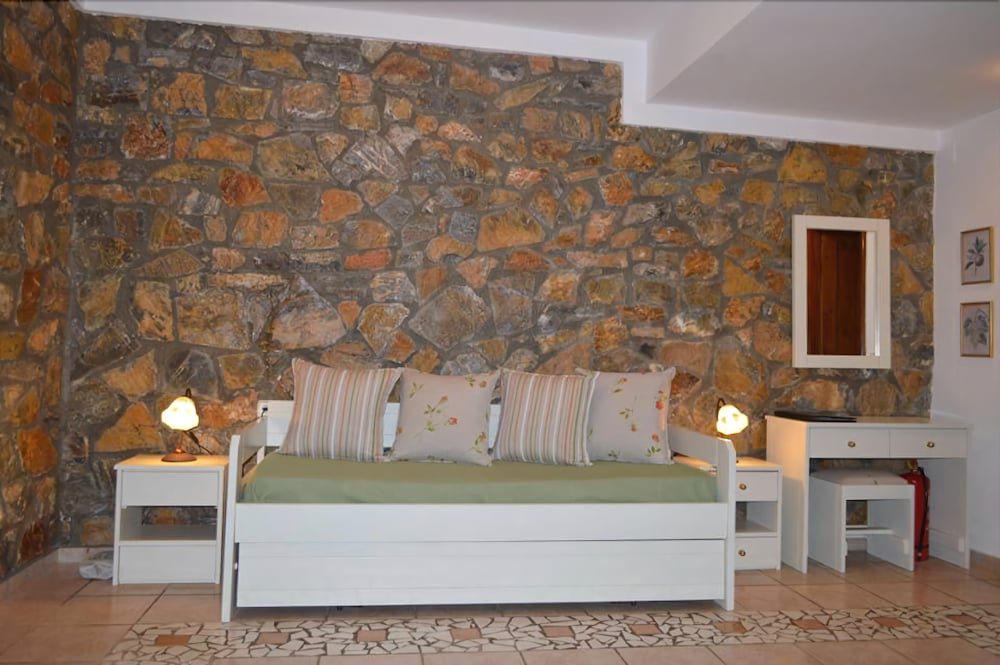 elia village by irida iris group