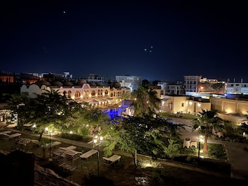 elphardous oasis hotel