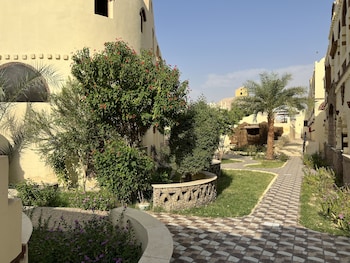 elphardous oasis hotel