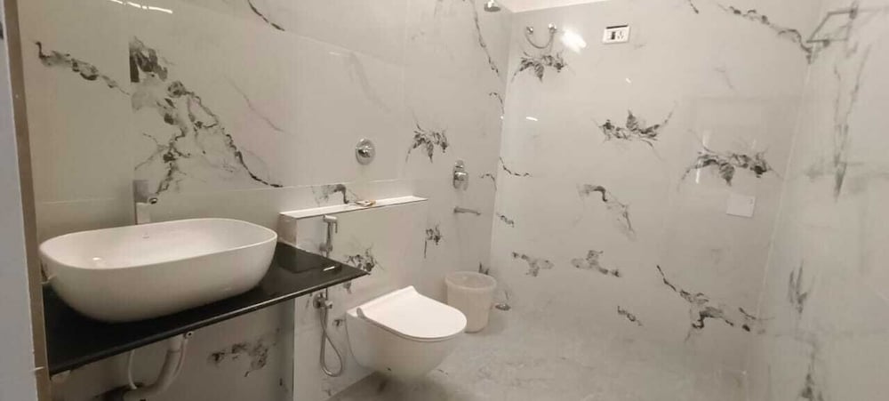 hotel sagar tarang berries group