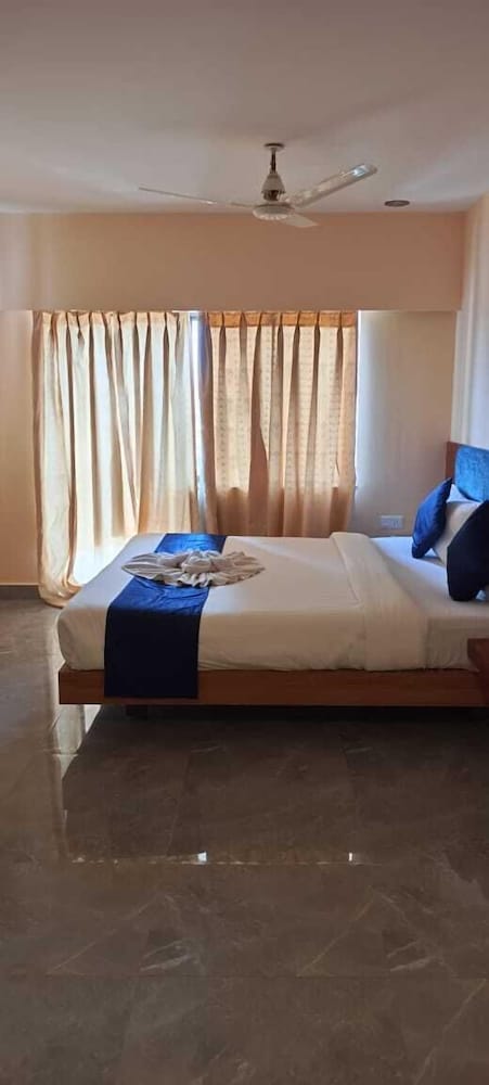 hotel sagar tarang berries group