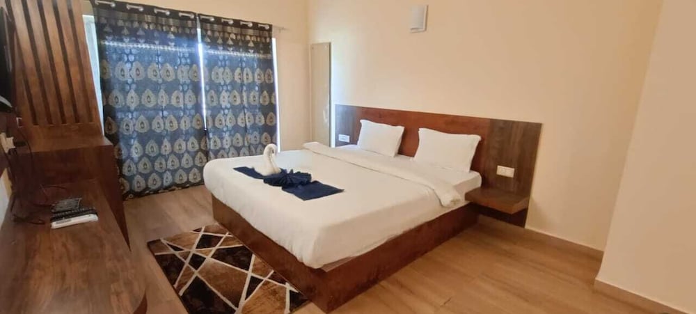 hotel sagar tarang berries group