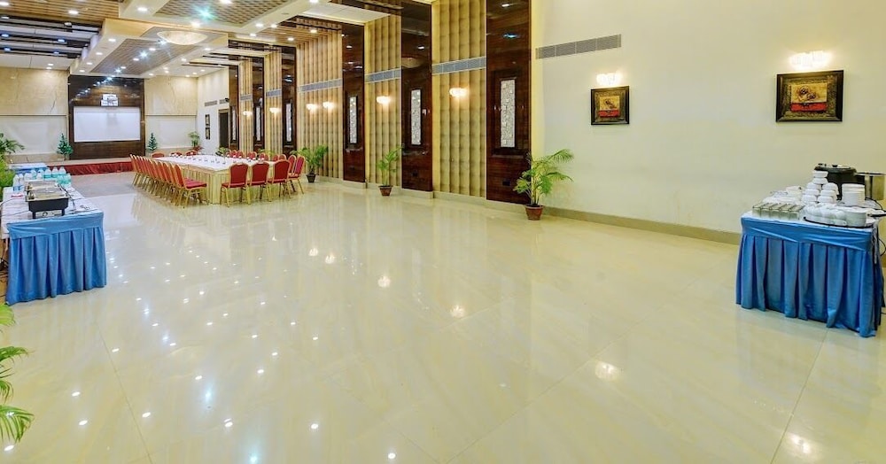 hotel sagar tarang berries group
