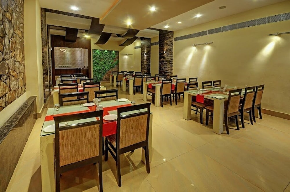 hotel sagar tarang berries group