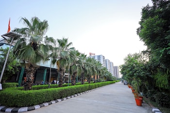 krishna valley wellness resort vrindavan