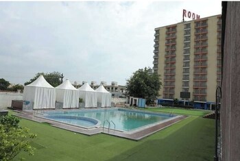 krishna valley wellness resort vrindavan