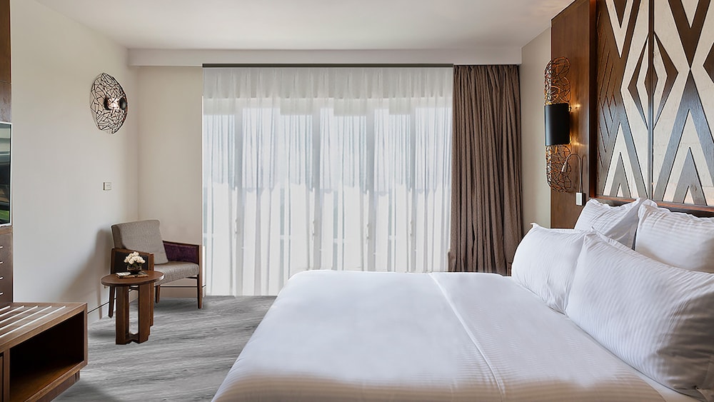 crowne plaza fiji nadi bay resort and spa an ihg hotel