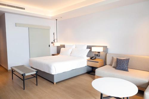 crowne plaza fiji nadi bay resort and spa an ihg hotel