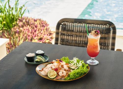 crowne plaza fiji nadi bay resort and spa an ihg hotel